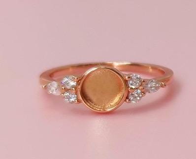 Memorial Keepsake Ring | Custom Inclusion Ring for Ashes, Hair, Fur, Fabric & More