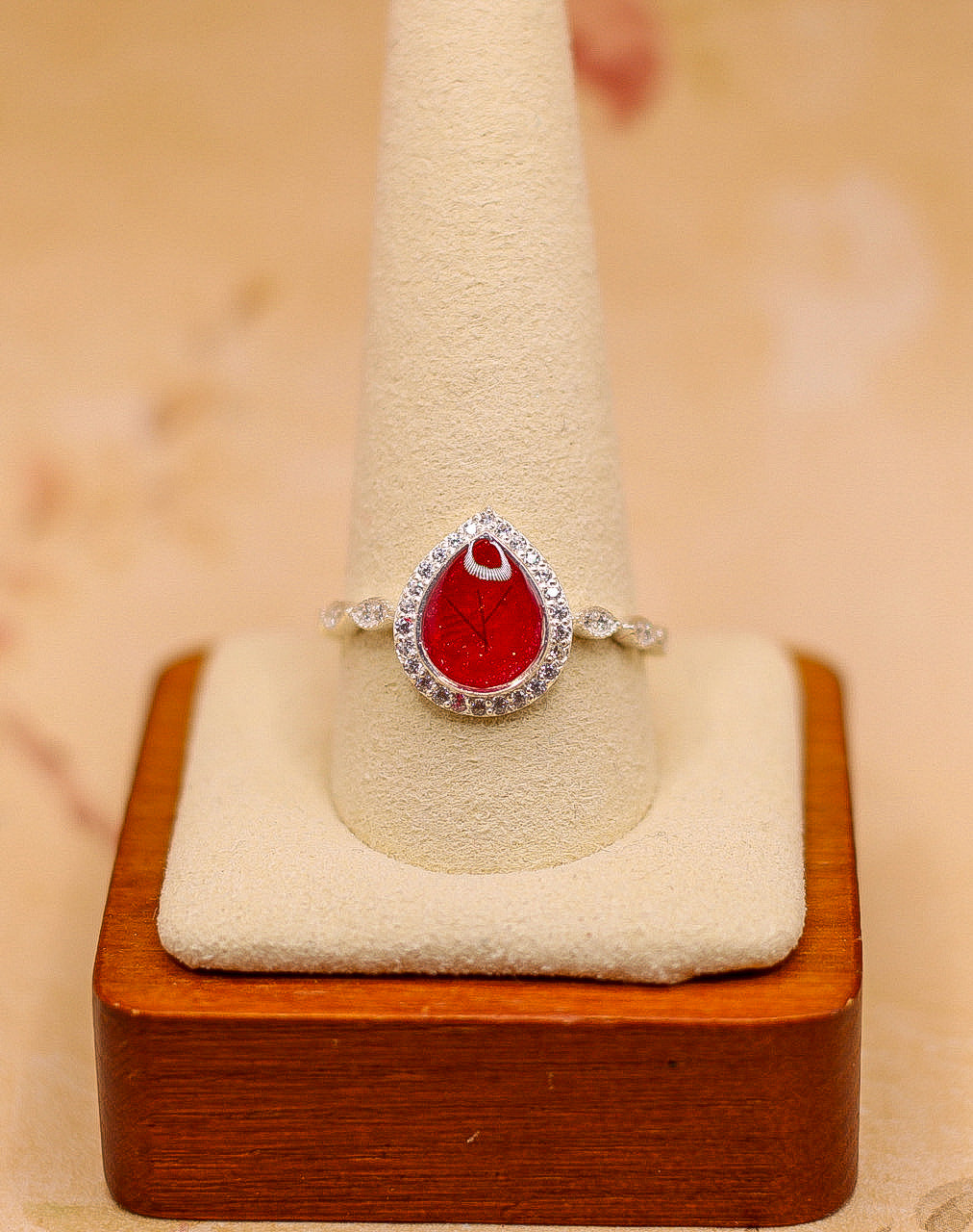 Women’s Pear Keepsake Ring | Custom Fabric Inclusion Ring