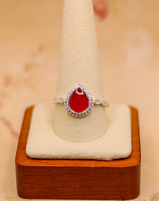Women’s Pear Keepsake Ring | Custom Fabric Inclusion Ring